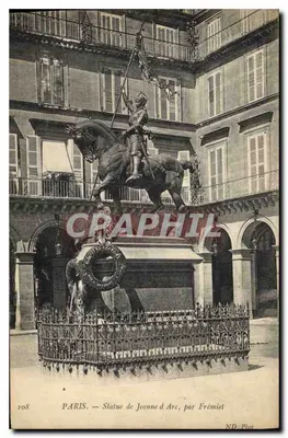PARYŻ — Statua Jeanne d'Arc, autorstwa Frémiet — ND. Foto 108