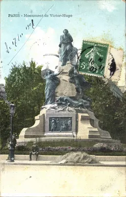 PARYŻ - Pomnik Victora Hugo — wydawca nieczytelny, numer serii nieczytelny
