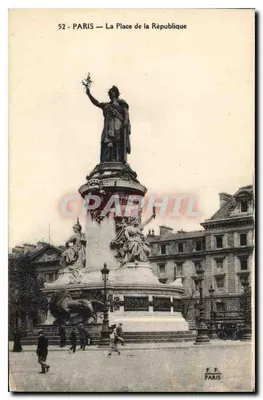 Paryż — Plac Republiki — F.F. Paris