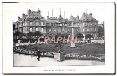 PARIS - Pałac Luxembourg — widok ogrodu z kolumną i pieszym — wydawca anonimowy