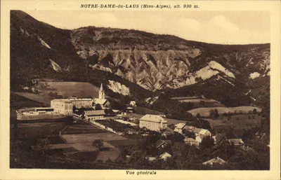 Notre-Dame-du-Laus (Alpes-Hautes) — Vista Geral — alt. 930 m.