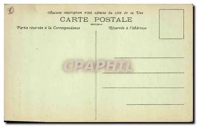 Embrun (alt. 871 m.) — Middeleeuws kerkje en klokkentoren — oude gevangenis en kazerne Lapérouze — Achterkant