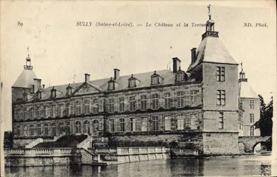 Sully (Saône-et-Loire) — O Castelo e a Terrasse — ND. Fot.
