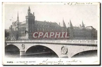 Paris — Le Palais de Justice — Chamant d'autres
