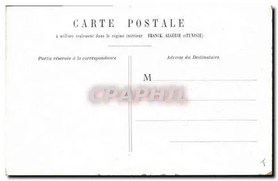 PARIS - Palais-Royal — vista della piazza con pedoni e automobile — editore non visibile — Verso