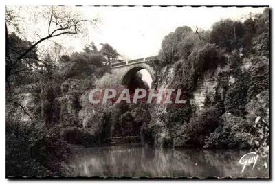 O parque dos Rottes-Chaumont — O lago e o ponte dos Auricidés — Edições d'arte 'GUY'