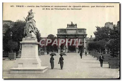 Paris — Jardim das Tuileries e monumento de « Quand-Même » por Antoine Mercié e Arco do Triunfo do Carrousel