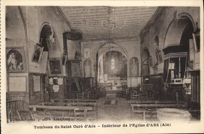 Túmulo do Santo Curado de Ars — Interior da Igreja de Ars (Ain) — Villand-Vernu foto