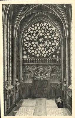 Paris, La Sainte-Chapelle — La Nef vue du Chœur — Serv. Commercial Monuments Historiques, Paris
