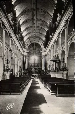 Intérieur de l'église Saint-Louis des Invalides — Paris — Éditeur Estel, n°305