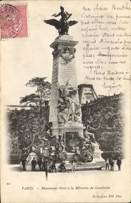 PARYŻ — Wysoki monument na cześć Gambetty — Zbiory ND Phot
