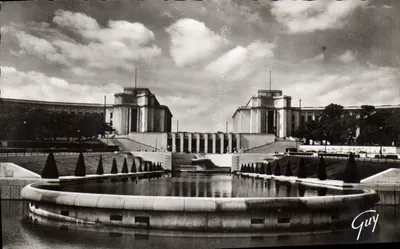 Palais de Chaillot — vu des jardins — Éd. d'Art GUY, n°310