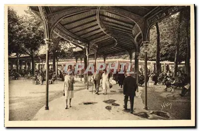 Vichy (Allier) — Les Allées couvertes et les Pergolas — Éditions d'Art Yvon