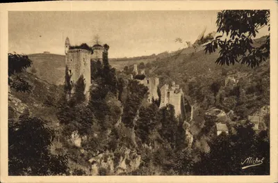 Ruínas de Merle sobre a Maronne — Cidade feudal e senhorial (XIII) — Michel