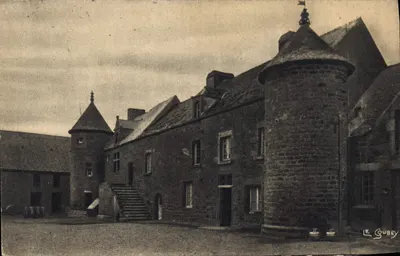 Le Gubey — Castelo forte com torres redondas — Editor Le Gubey, n°5082