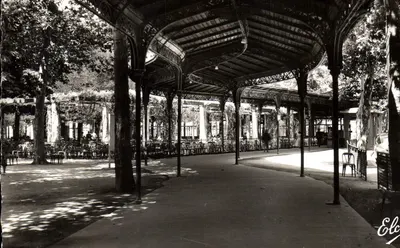 Vichy (Allier) — Pokryta galeria i pergola w Parku Źródeł — L. Charagneau, n°2763