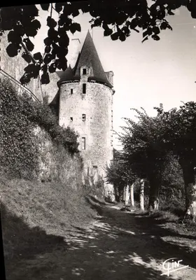 Sainte-Suzanne (Mayenne) — Torre do Castelo (século XVII) lado oeste — Photo ClIN
