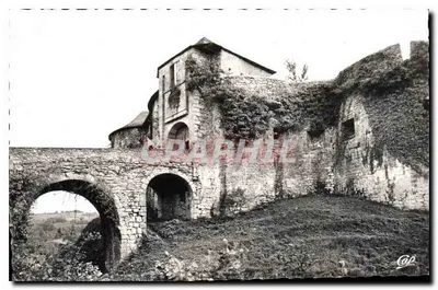 O Castelo-Forte de Mauleon — Séculos XII e XIII — C.A.P. (64)