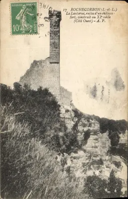 Rochechouart — A Lanterna, restos de um castelo-forte do século XI — A.P.