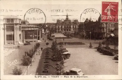 Vichy — Place de la République — G. D'O. n°105