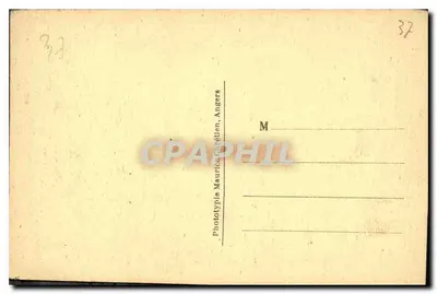 Amboise — Pałac zbudowany nad brzegiem Loiry, w którym zmarł Król Karol VIII — L.V. fot. — Rewers
