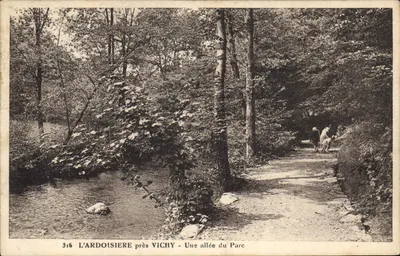 L'ARDOISIERE près VICHY — Une allée du Parc — n° 316
