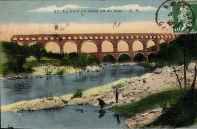 O Pont du Gard visto de frente — A. R. — n°37