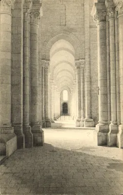 Abadia de Fontgombault — lateral norte — Edição da Abadia de Fontgombault