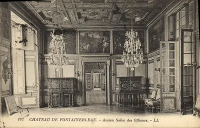 Zamek w Fontainebleau — Stare Sale Oficerów — LL, nr 162