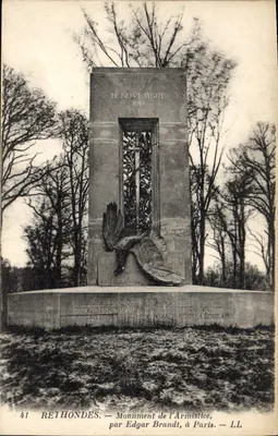 Reihondes — Monumento da Renderição, por Edgar Brandt, em Paris — LL