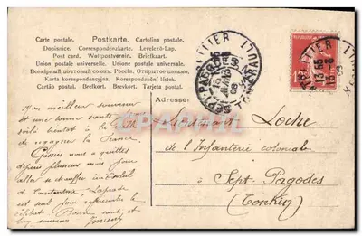Jeune femme en robe à décolleté orné — portrait studio — éditeur NRC, n° 5/10 — Achterkant