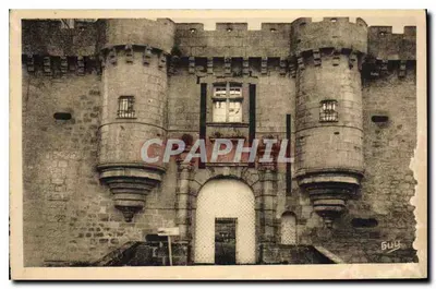 Hautefort (Dordogne) — Porta fortificada do castelo — Edição Art Géométrie Brive, n°102