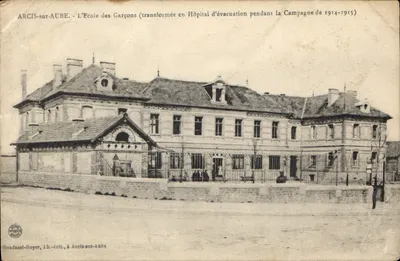 Arcis-sur-Aube — A Escola dos Meninos transformada em hospital de evacuação durante a Campanha de 1914-1915 — Gradassai-Royer, editor