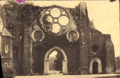 Abadia dos Vaux-de-Cernay — Fachada da igreja — S.&O.