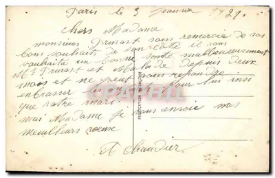 Dziewczynka w zimowej stroju trzymająca bukiet — wydawca V. P. V. N. 617 — Rewers