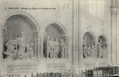 Challans - Interior da Igreja. O Caminho da Cruz