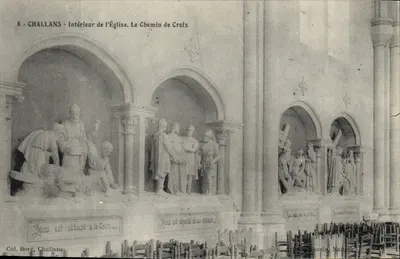 Challans - Interior da Igreja. O Caminho da Cruz