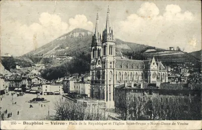Voiron — Place de la République et l'Église Saint-Bruno — Notre-Dame de Vouise — Dauphiné