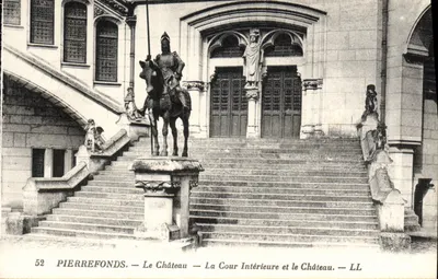 Pierrefonds — Zamek — Wewnętrzna dziedzina i zamek — LL