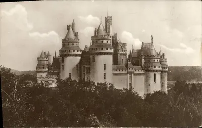 Zamek Pierrefonds — widok z południa — Éd. C. Lebel, Paryż