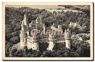 Zamek w Pierrefonds — Ogólny widok — Serwis Komercyjny Zabytkowych Zamek, Paryż