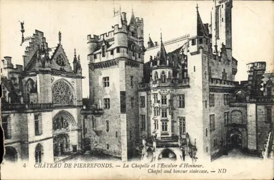 Zamek w Pierrefonds — Kaplica i Schody Honorowe — Wyd. LEVY, Paryż