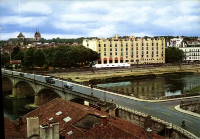 Dax (Landes) — Vista geral e o ponte sobre o Adour — Elnacap