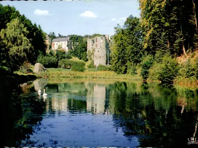 Castelo de Beaufort — Luxemburgo — editor F.A. Schevach