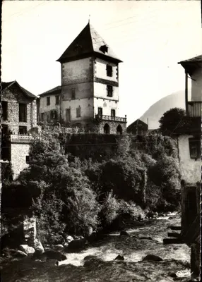 Bilhete postal moderno Mauleon Barousse Hautes Pyrenees O Velho Castelo e a Ourse