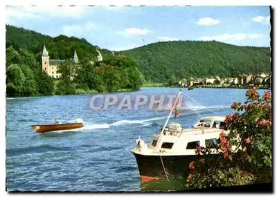 Castelo de Profondeville-sur-Meuse — vista do castelo e do rio — Mexichrome France