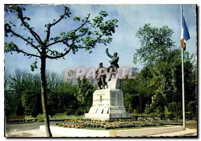 Maubeuge (Nord) — Monumento aos Mortos — Mexichrome