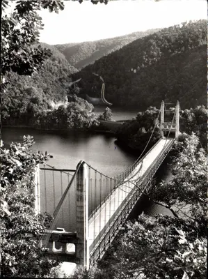 As Gorges pittorescas da Dordogne — Environs de NEUVIC-D'USSEL (Corrèze) — O Ponte de Saint-Projet — Editor Artificiels G. BAGUET, NEUVIC-PLACE