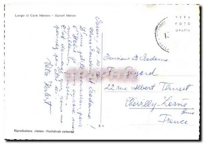 मेरानो — पैनोरमिक दृश्य चर्च और पर्वत के साथ — वेरा फोटोग्राफिया — पीछे