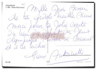 Gourdon — feudalne wiosko na 800 metrach nad poziomem morza — Wydawnictwo Photoduv — Rewers